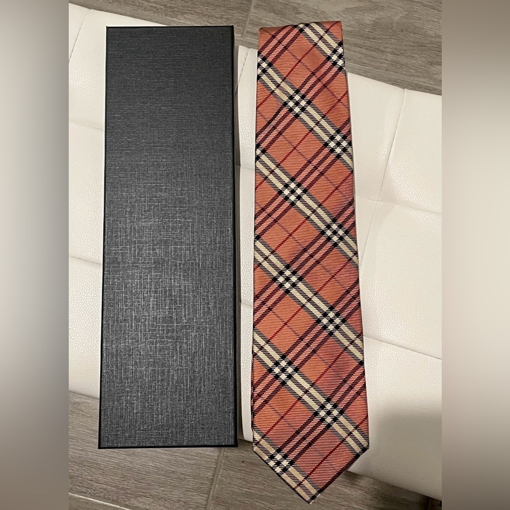 Burberry tie Mens nova check silk 100% Authentic Red